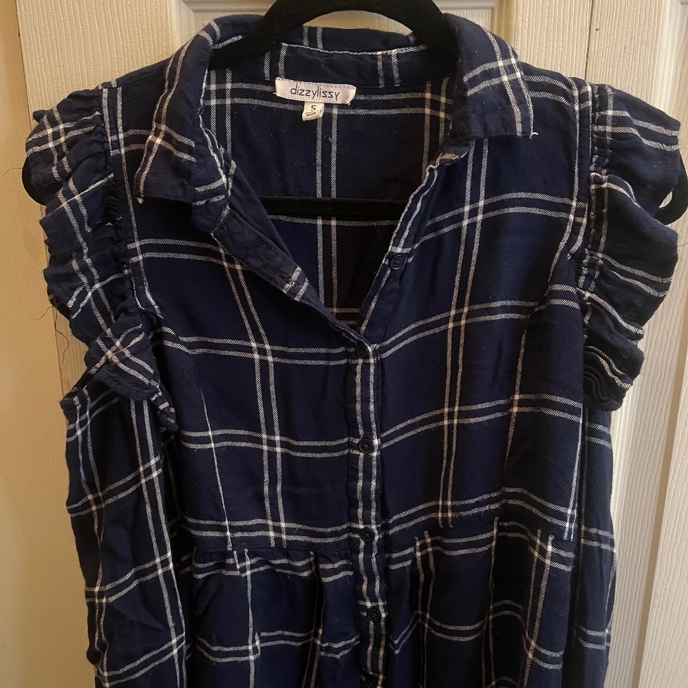 Juniors small dizzy lizzy shirt